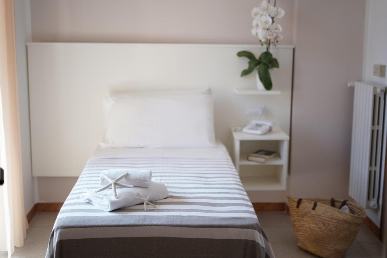 Hotel Villa Paolina Pietra Ligure Esterno foto