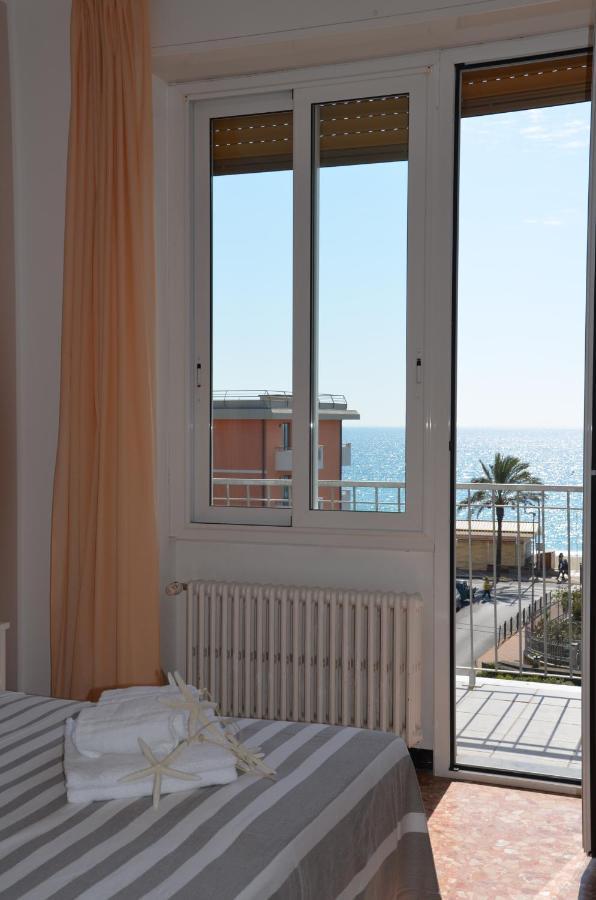 Hotel Villa Paolina Pietra Ligure Esterno foto
