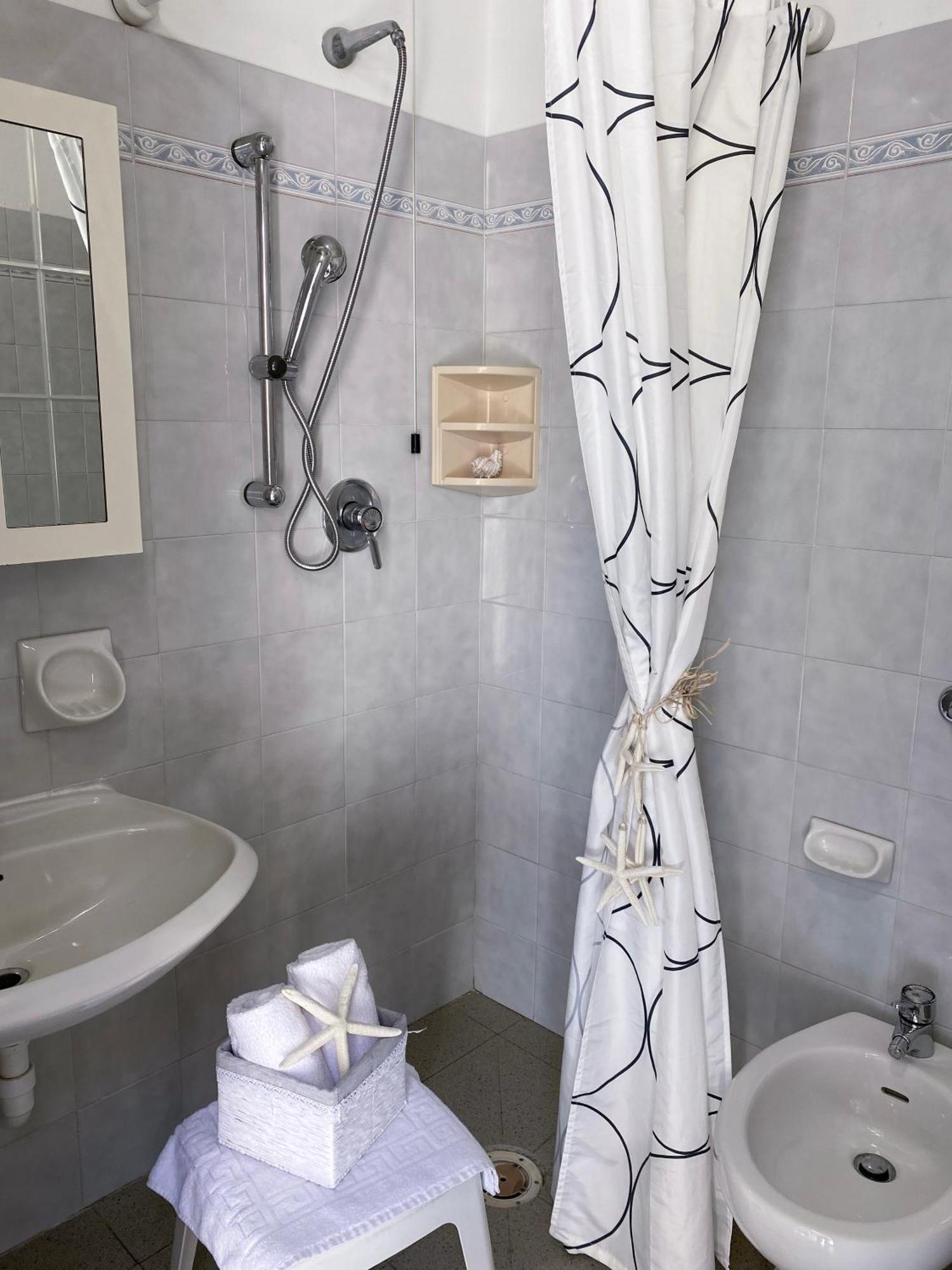 Hotel Villa Paolina Pietra Ligure Esterno foto