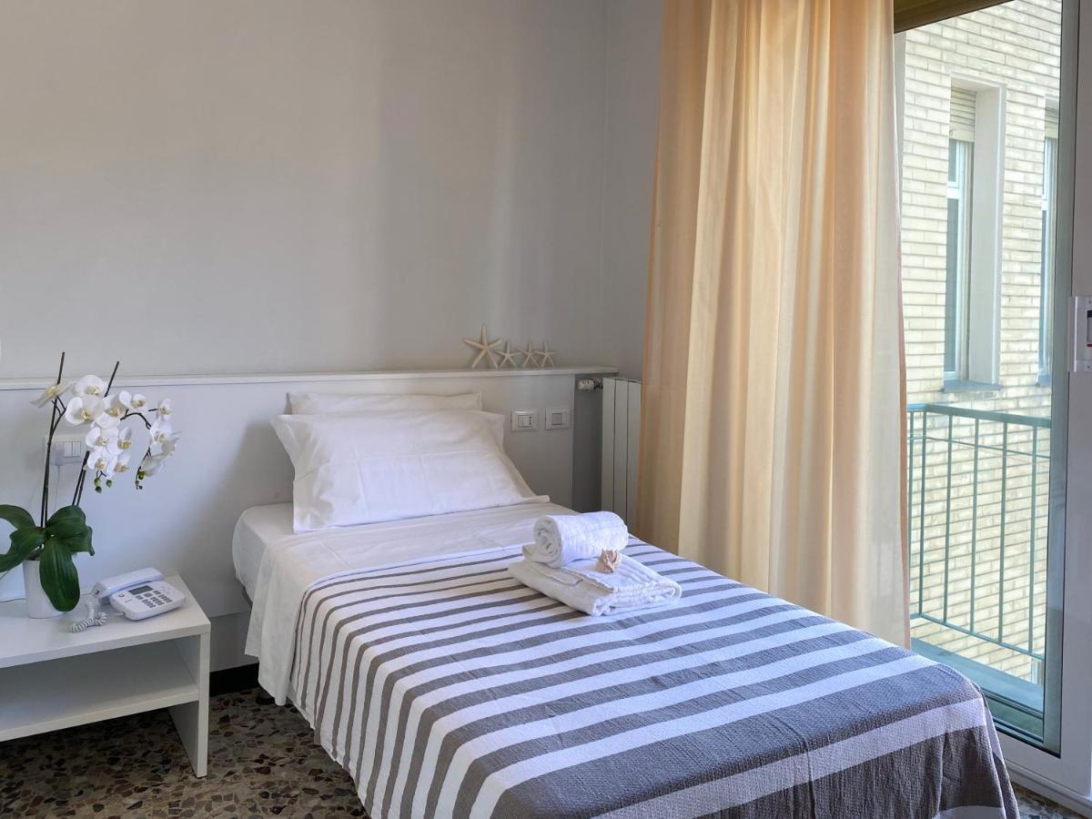 Hotel Villa Paolina Pietra Ligure Esterno foto