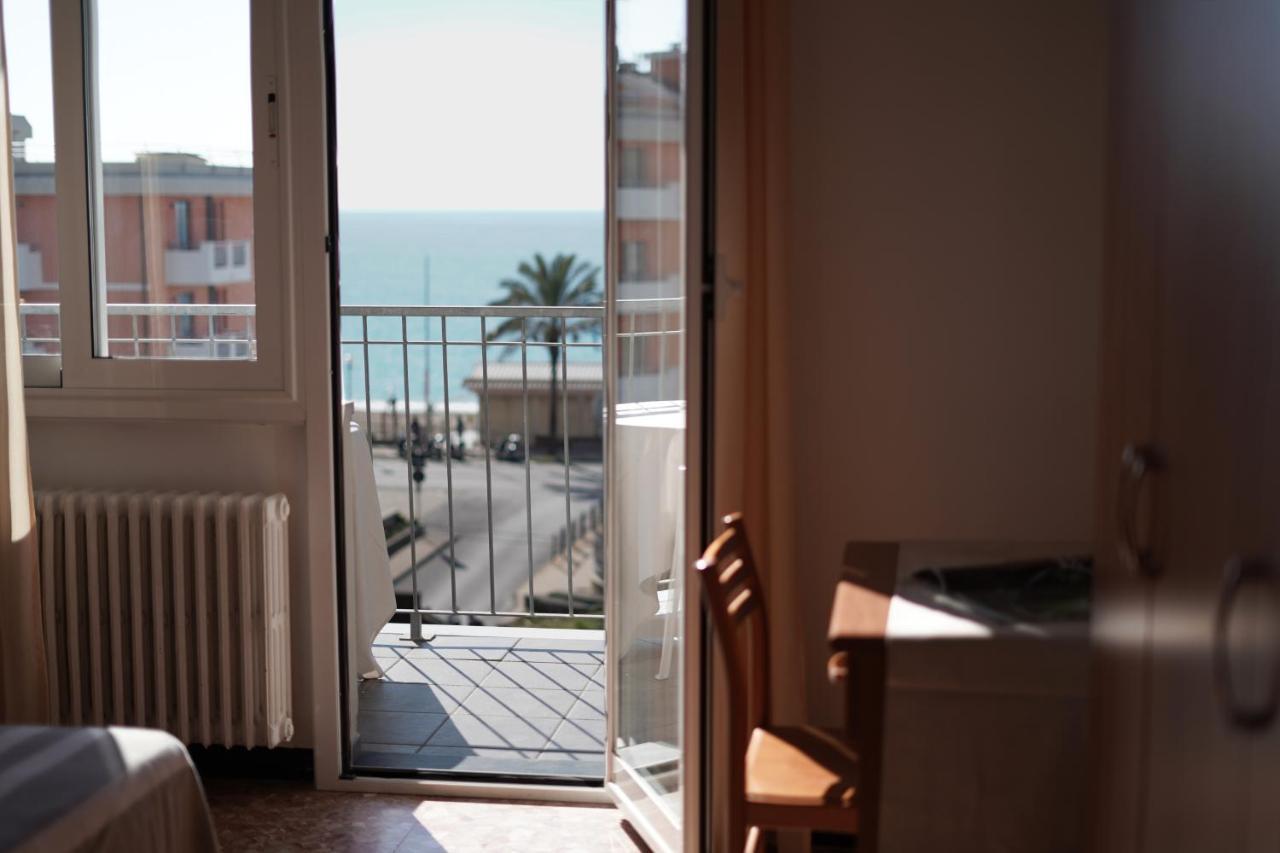 Hotel Villa Paolina Pietra Ligure Esterno foto