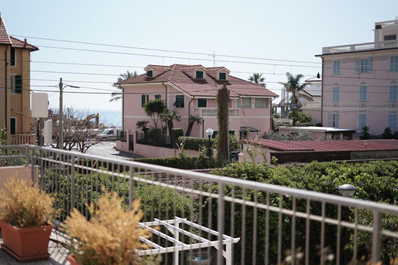 Hotel Villa Paolina Pietra Ligure Esterno foto