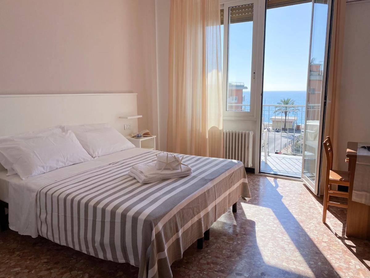 Hotel Villa Paolina Pietra Ligure Esterno foto